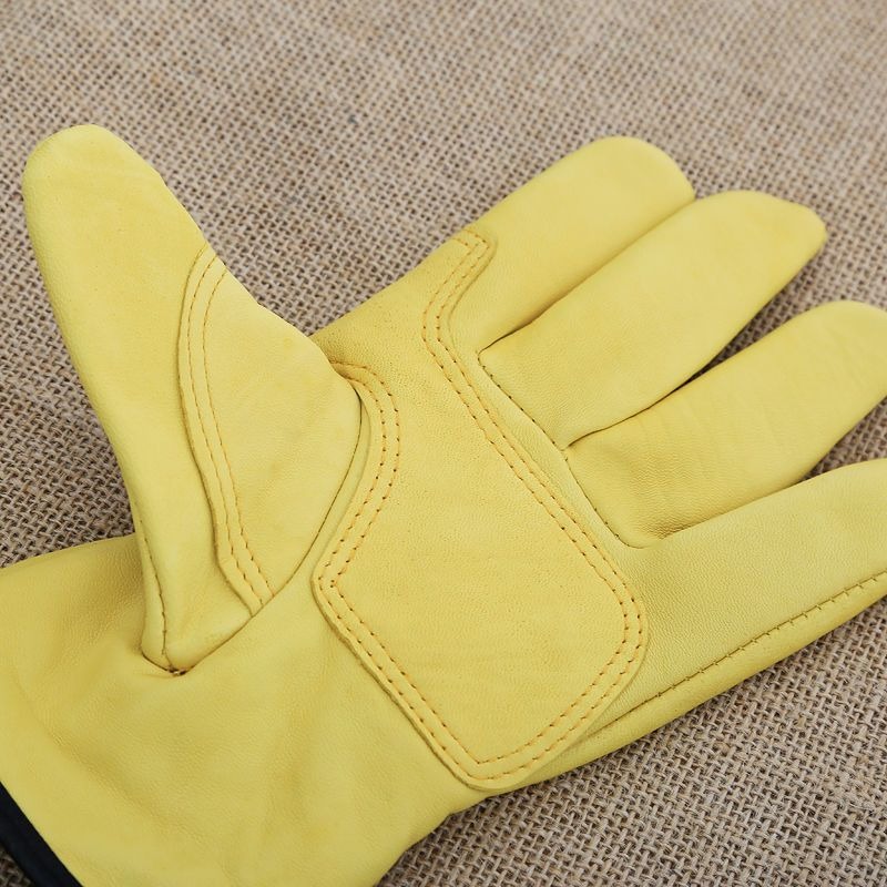 Um par de luvas de trabalho em - Garden Gloves avaliação e preço